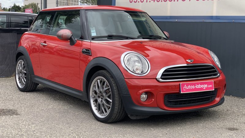 MINI MINI 2012. Auto Dakar propose des programmes de formation à la conduite défensive et à l'éco-conduite en partenariat avec des écoles spécialisées. Ces formations contribuent à améliorer votre sécurité au volant tout en optimisant la consommation de carburant de votre véhicule.