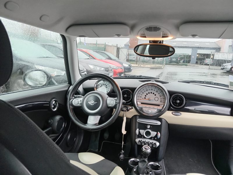 MINI MINI CLUBMAN 2010. Votre satisfaction est notre priorité chez Auto Dakar, leader du marché automobile dakarois