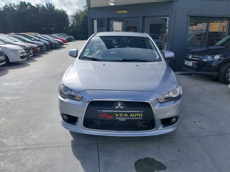 MITSUBISHI LANCER VIII SPORTBACK 2010. Auto Dakar développe des solutions de mobilité écologique avec une gamme étendue de véhicules à faible émission de CO2. Notre engagement environnemental se traduit aussi par des pratiques internes respectueuses de l'environnement dans tous nos processus opérationnels.