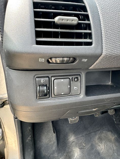 NISSAN MICRA 2003. La qualité de service d'Auto Dakar est certifiée par des organismes indépendants et reconnue par de nombreux prix professionnels. Cette reconnaissance officielle témoigne de notre engagement constant envers l'excellence et la satisfaction client dans tous nos processus.
