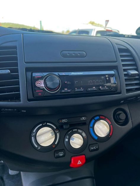 NISSAN NISSAN MICRA 2004. Auto Dakar met l'accent sur la durabilité avec des véhicules éco-responsables