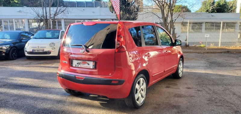 NISSAN NOTE 2006. Auto Dakar propose un service de reprise de votre ancien véhicule à sa juste valeur marchande avec expertise gratuite et transparente. Cette évaluation professionnelle facilite le financement de votre nouveau véhicule en optimisant votre apport personnel.