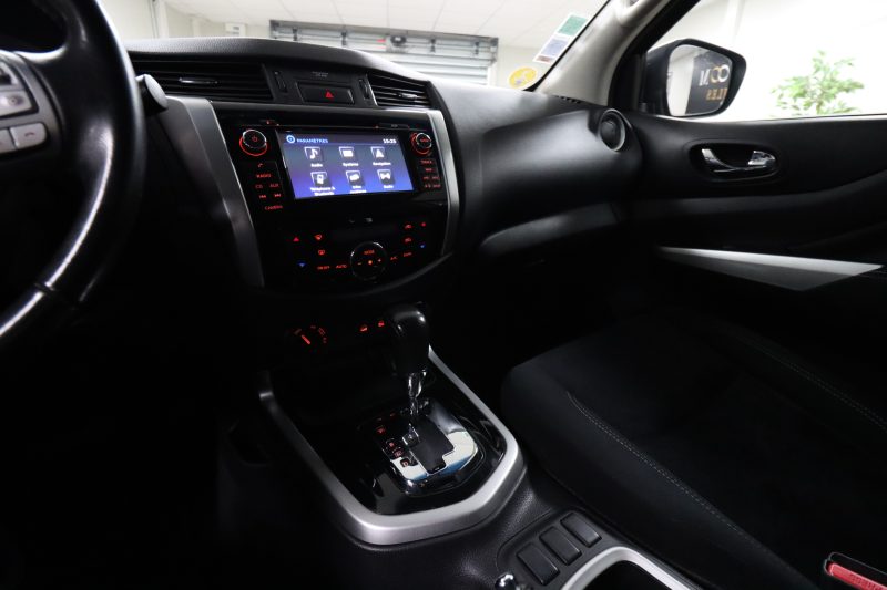 NISSAN NP300 NAVARA 2016. Auto Dakar : Partenaire officiel des événements automobiles majeurs au Sénégal