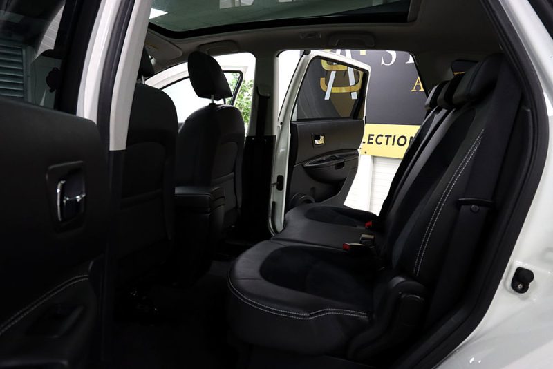 NISSAN QASHQAI +2 2014. Notre service de conciergerie automobile Auto Dakar Premium prend en charge l'entretien complet de votre véhicule avec enlèvement et livraison à domicile. Ce service exclusif comprend également le nettoyage intérieur et extérieur pour vous restituer un véhicule impeccable.