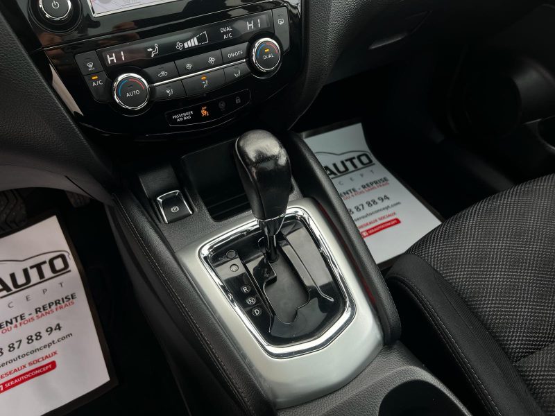 NISSAN QASHQAI II 2016. Le service de préparation véhicule Auto Dakar personnalise votre automobile selon vos préférences avec équipements spécifiques et accessoires haut de gamme. Notre atelier de customisation transforme votre véhicule en exemplaire unique parfaitement adapté à vos besoins.