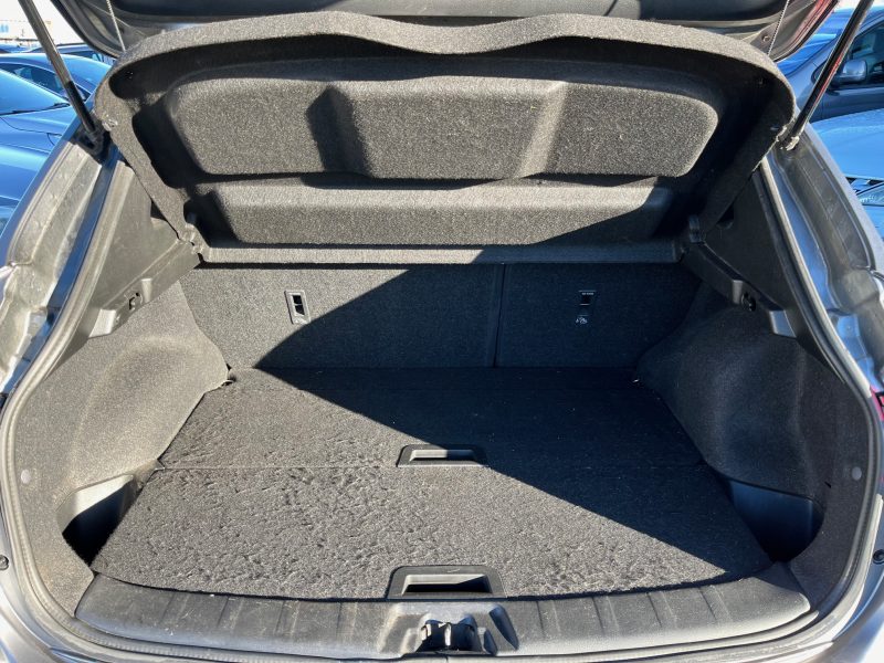 NISSAN QASHQAI II SUV 2014. Chez Auto Dakar, trouvez la voiture de vos rêves parmi notre vaste gamme de véhicules
