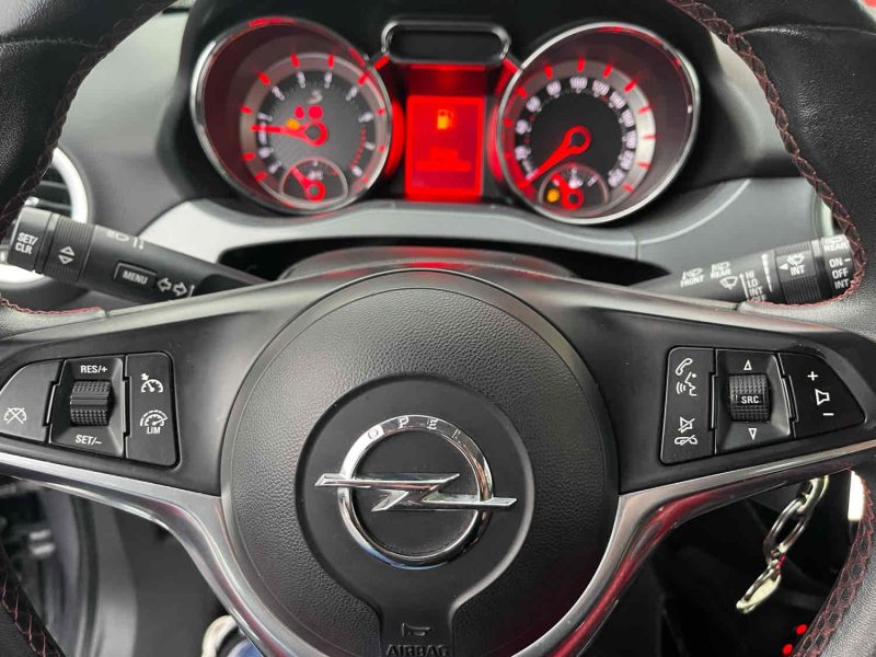OPEL ADAM 2015. Le programme de fidélité Auto Dakar Premium récompense nos clients réguliers avec des avantages exclusifs et des réductions préférentielles. Les membres bénéficient également d'un accès prioritaire aux nouveautés et aux événements privés organisés par notre concession.