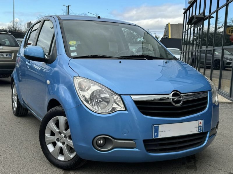 OPEL AGILA 2009. Auto Dakar développe une approche omnicanale avec une présence digitale renforcée pour faciliter vos démarches d'achat et de location. Notre plateforme en ligne vous permet de consulter notre stock, réserver votre véhicule et suivre l'avancement de votre dossier en temps réel.