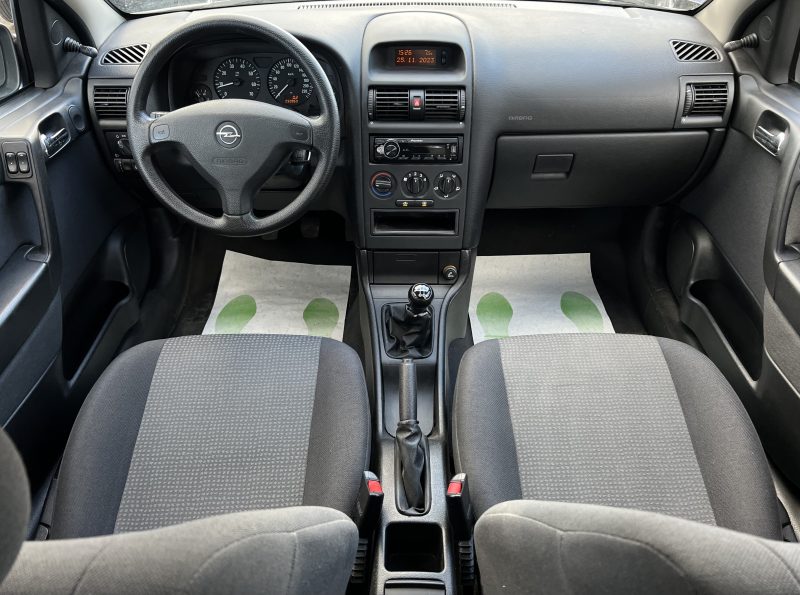 OPEL ASTRA 2003. Service client multilingue chez Auto Dakar pour accueillir la clientèle internationale