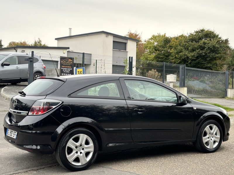 OPEL ASTRA H 2009. Service de conciergerie automobile exclusif chez Auto Dakar pour les clients VIP