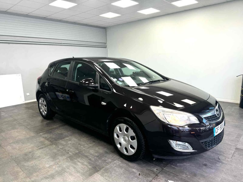 OPEL ASTRA J 2012. Service de reprise automobile avantageux chez Auto Dakar pour votre ancien véhicule