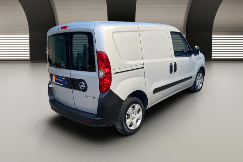 OPEL COMBO 2015. Auto Dakar, c'est l'assurance d'un service professionnel et d'une expertise automobile reconnue