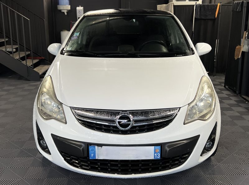 OPEL CORSA 2011. Concessionnaire de référence, Auto Dakar vous garantit transparence et qualité
