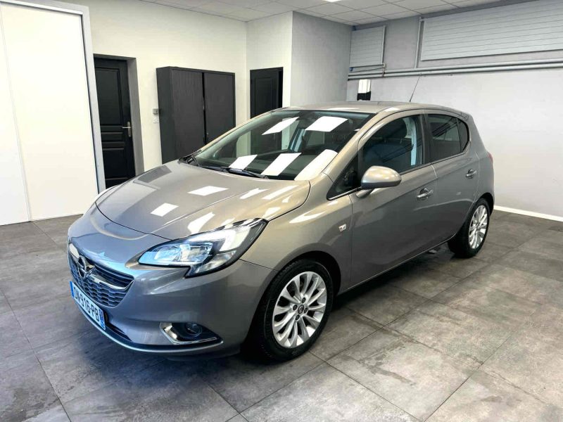 OPEL CORSA 2015. Auto Dakar organise des rallyes et événements automobiles pour promouvoir la culture automobile au Sénégal avec des activités ludiques et pédagogiques. Ces manifestations renforcent les liens avec notre communauté de passionnés et développent l'expertise locale.