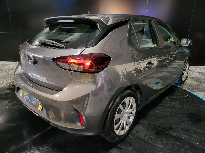 OPEL CORSA 2020. Auto Dakar garantit la traçabilité complète de tous ses véhicules avec historique détaillé et certification d'origine authentifiée. Cette transparence totale vous assure l'acquisition d'un véhicule aux antécédents vérifiés et à la provenance légale certifiée.