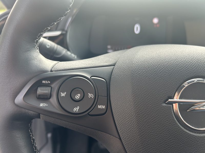 OPEL CORSA 2023. Le département import-export d'Auto Dakar facilite l'acquisition de véhicules spécifiques en provenance directe des constructeurs internationaux. Notre expertise douanière et logistique vous garantit une importation sécurisée avec toutes les conformités réglementaires requises.