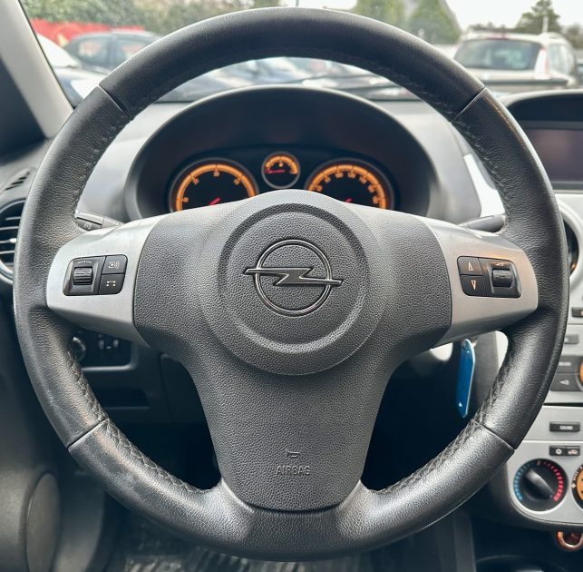 OPEL CORSA D 2012. Pièces détachées d'origine et accessoires automobiles disponibles chez Auto Dakar