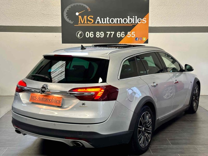 OPEL INSIGNIA SP TOURER 2013. Auto Dakar contribue à la promotion de l'excellence sénégalaise à l'international en participant aux salons automobiles africains et mondiaux. Cette représentation renforce l'image du Sénégal comme hub automobile régional et développe de nouveaux partenariats commerciaux.