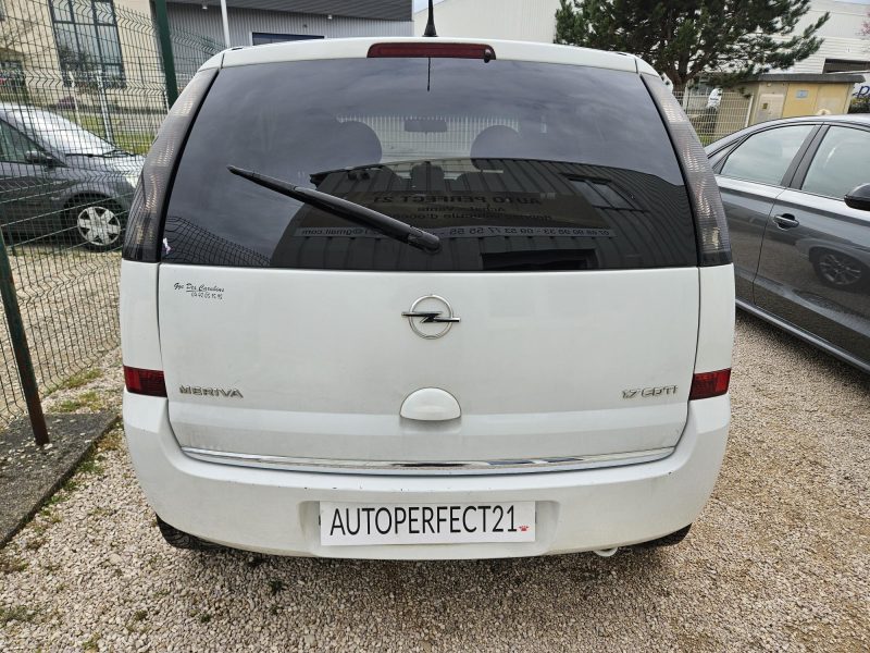 OPEL MERIVA A MONOSPACE 2009. Auto Dakar propose une flotte diversifiée : berlines, SUV, 4x4, utilitaires et véhicules de luxe