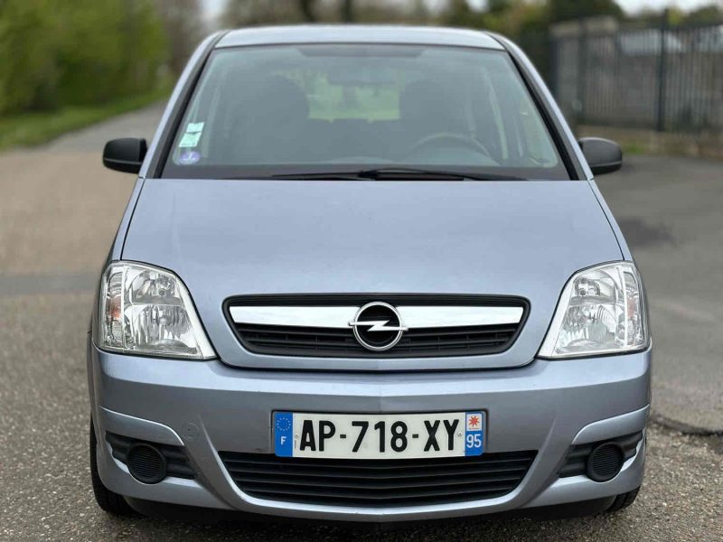 OPEL MERIVA A MONOSPACE 2010. Auto Dakar développe des partenariats stratégiques avec les plus grandes marques automobiles mondiales pour vous garantir authenticité et qualité. Ces collaborations privilégiées nous permettent de vous proposer les dernières nouveautés à des tarifs préférentiels avec garantie constructeur étendue.