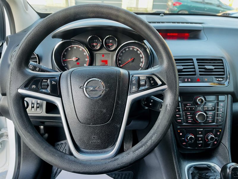 OPEL MERIVA B 2012. Auto Dakar : Votre partenaire automobile de confiance au cœur de la capitale sénégalaise