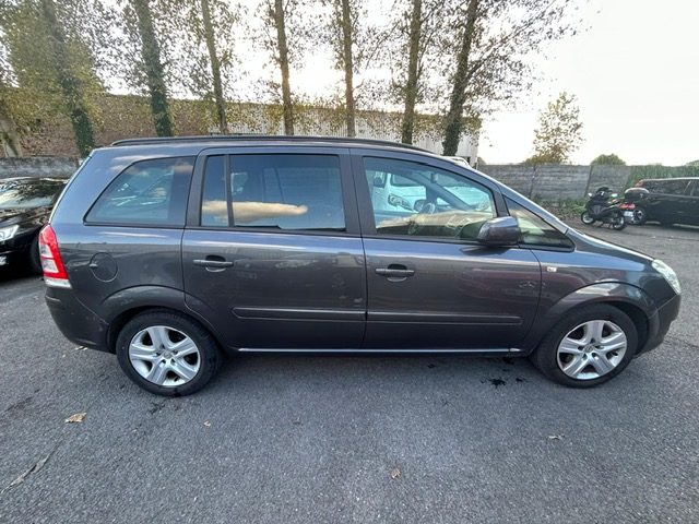 OPEL OPEL ZAFIRA 1.7 CDTI 110CV 2010. Formations de conduite et stage de perfectionnement avec les partenaires d'Auto Dakar