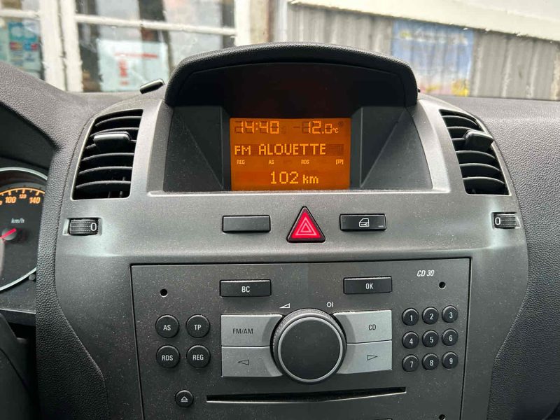 OPEL ZAFIRA FAMILY B 2006. Auto Dakar met l'accent sur la durabilité avec des véhicules éco-responsables