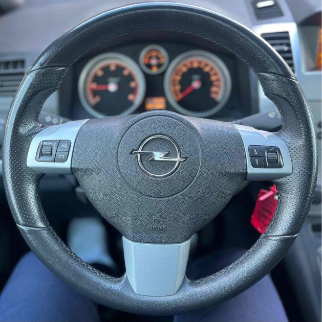 OPEL ZAFIRA FAMILY B 2011. Bénéficiez de l'expérience Auto Dakar pour vos achats et locations de véhicules