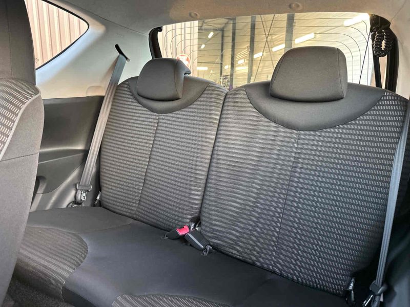 PEUGEOT 107 2014. La garantie étendue Auto Dakar couvre votre véhicule au-delà de la garantie constructeur avec des conditions avantageuses. Cette protection supplémentaire vous assure une tranquillité d'esprit totale et préserve la valeur de revente de votre investissement automobile.