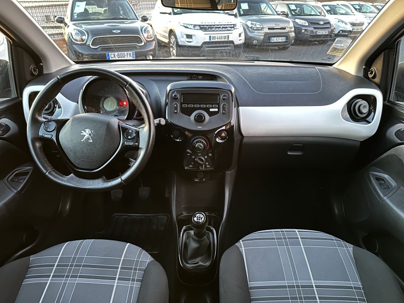 PEUGEOT 108 1.0 VTI 69CH STYLE 5P 2018. Auto Dakar, c'est l'assurance d'un service professionnel et d'une expertise automobile reconnue