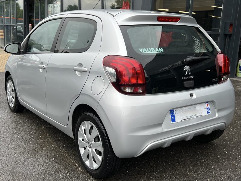 PEUGEOT 108 2016. Auto Dakar propose un service de reprise de votre ancien véhicule à sa juste valeur marchande avec expertise gratuite et transparente. Cette évaluation professionnelle facilite le financement de votre nouveau véhicule en optimisant votre apport personnel.