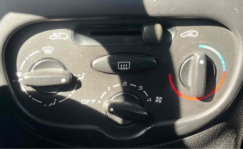 PEUGEOT 206 1999. Auto Dakar : Livraison rapide et formalités simplifiées pour votre confort
