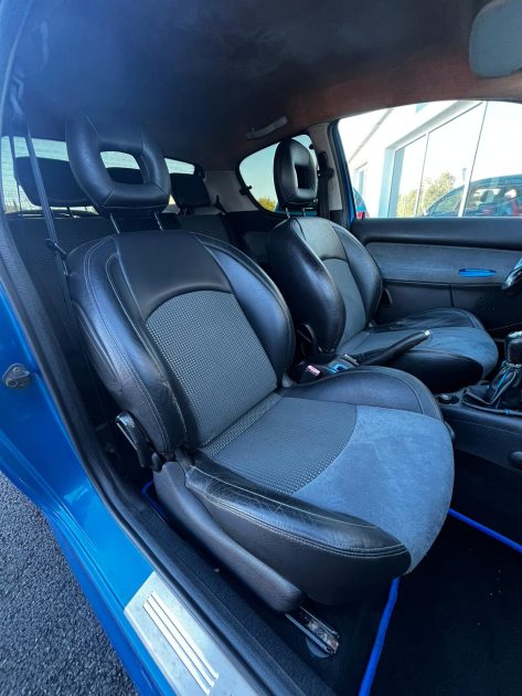 PEUGEOT 206 2004. Pièces détachées d'origine et accessoires automobiles disponibles chez Auto Dakar