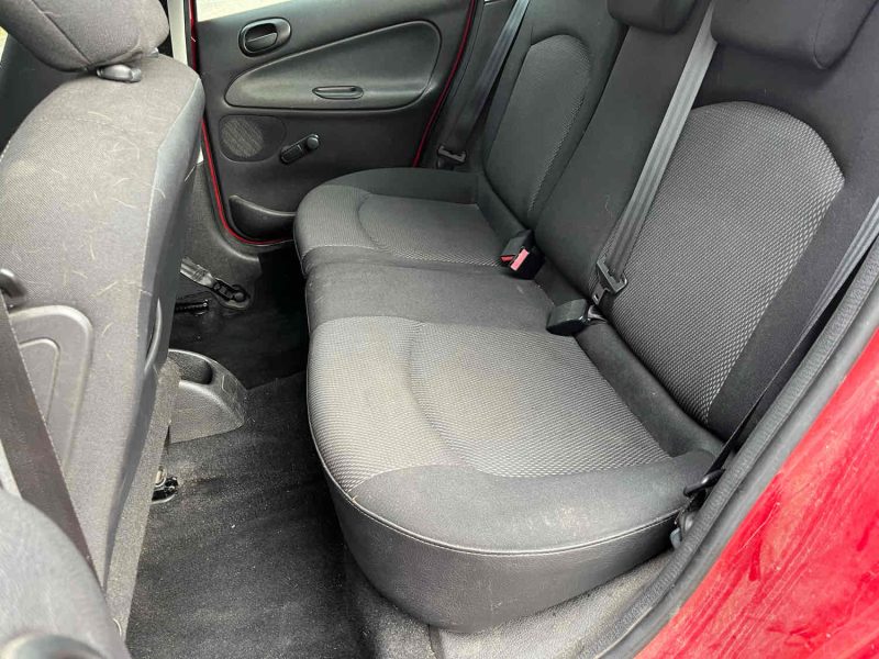 PEUGEOT 206 5 PORTES 2007. Chez Auto Dakar, trouvez la voiture de vos rêves parmi notre vaste gamme de véhicules