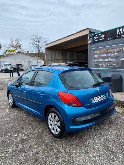 PEUGEOT 207 2007. Service de conciergerie automobile exclusif chez Auto Dakar pour les clients VIP