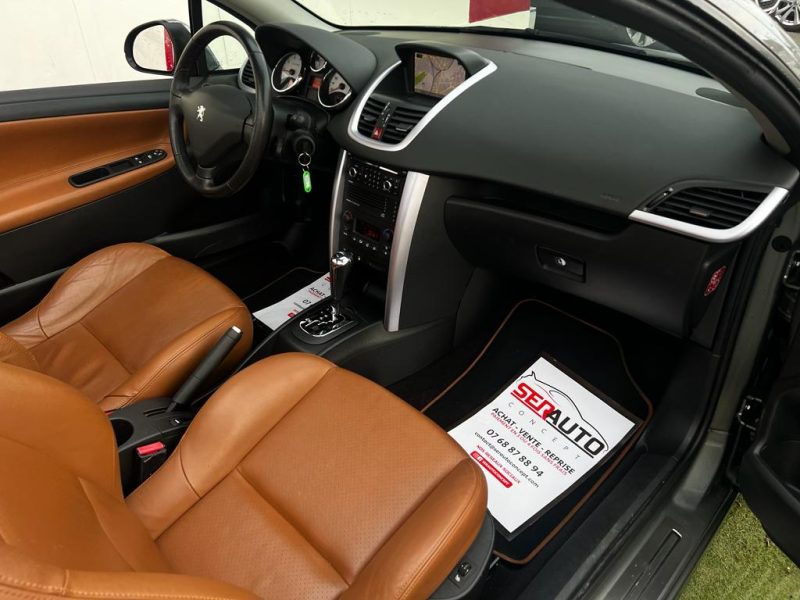 PEUGEOT 207 CC 2008. La location de véhicules chez Auto Dakar inclut une assistance 24h/24 et 7j/7 pour votre tranquillité d'esprit. En cas de panne ou d'incident, notre équipe d'intervention rapide se déplace immédiatement pour résoudre le problème ou vous fournir un véhicule de remplacement.