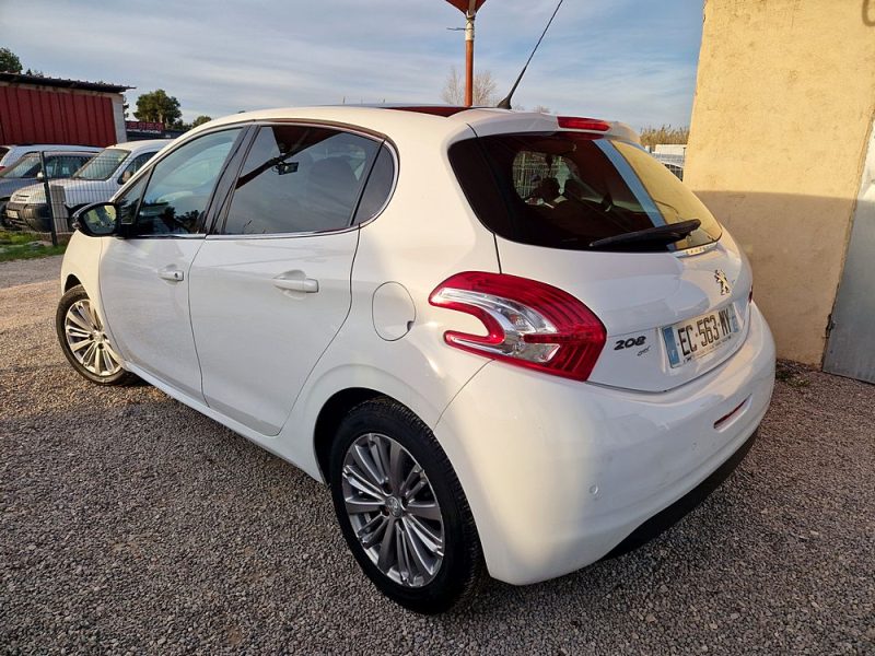PEUGEOT 208 ALLURE 2016. Votre satisfaction est notre priorité chez Auto Dakar, leader du marché automobile dakarois