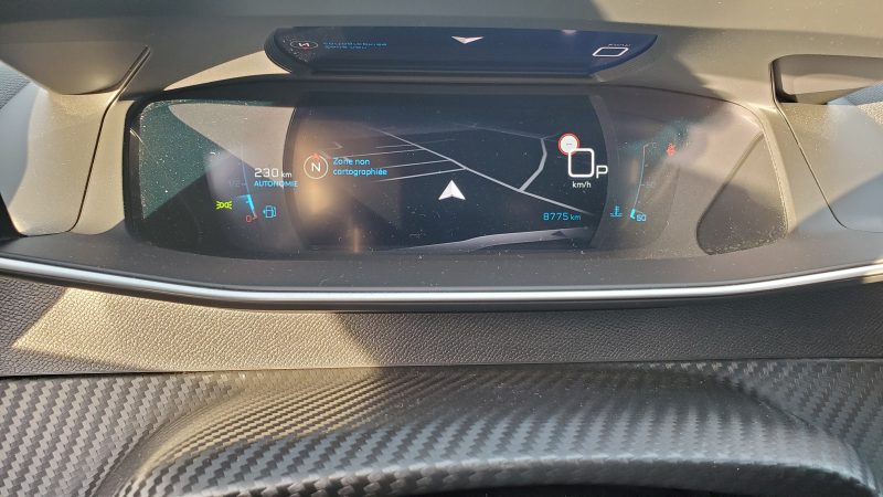 PEUGEOT 208 PT 100 EAT8 2023. Auto Dakar propose des solutions de mobilité intégrée combinant location de véhicules, assurance, carburant et maintenance dans des forfaits tout-inclus. Cette approche globale simplifie la gestion de votre mobilité tout en optimisant vos coûts de transport professionnel ou personnel.