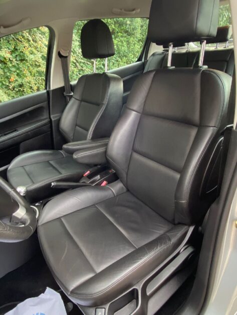 PEUGEOT 307 2006. Depuis plus de trois décennies, Auto Dakar construit sa réputation sur la confiance et l'excellence opérationnelle. Nous sommes fiers d'accompagner des milliers de familles et d'entreprises dans leurs projets de mobilité avec professionnalisme et intégrité.