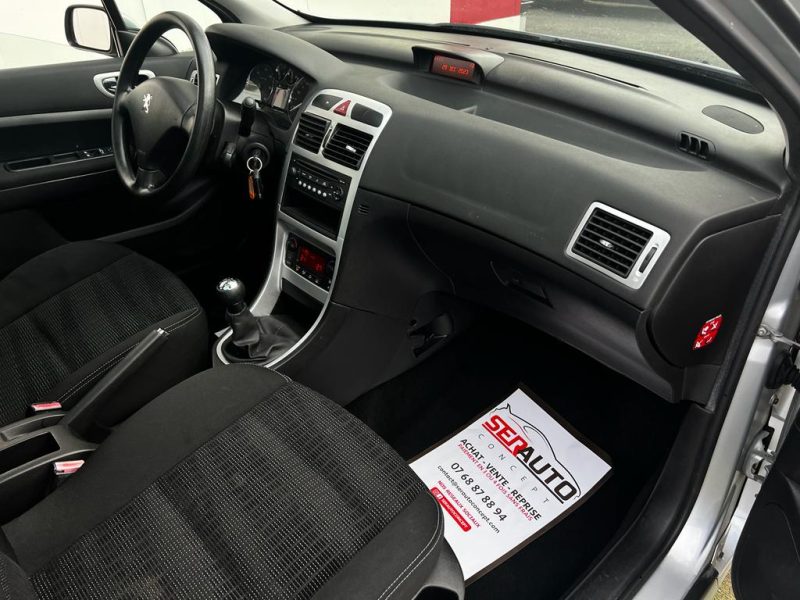 PEUGEOT 307 SW 2006. Programmes de fidélité avantageux pour les clients réguliers d'Auto Dakar