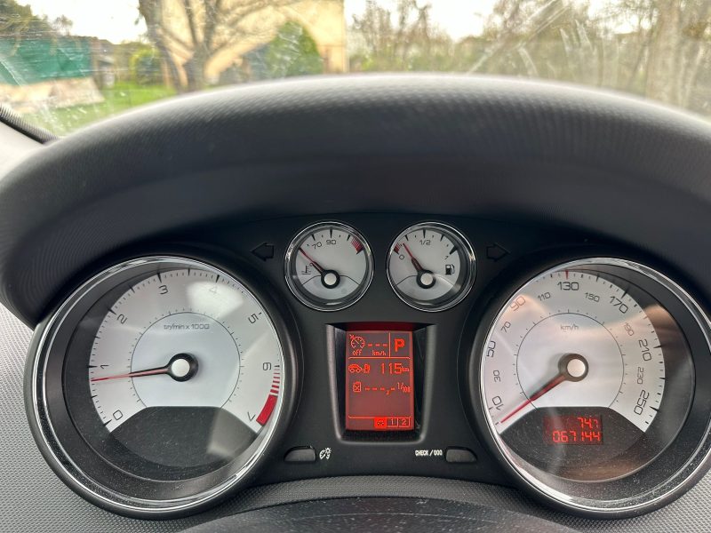 PEUGEOT 308 1.6 ACTIVE 2013. Auto Dakar : Expertise technique et diagnostic complet pour tous types de véhicules