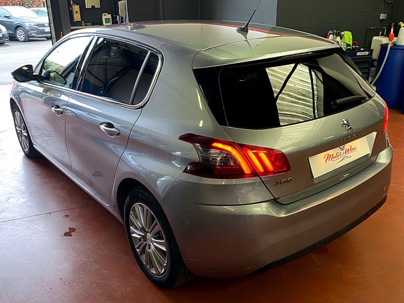 PEUGEOT 308 2021. Auto Dakar s'engage dans la formation des jeunes aux métiers de l'automobile