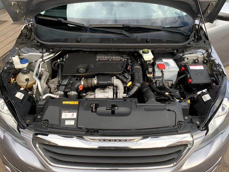 PEUGEOT 308 ALLURE 2015. Auto Dakar, c'est l'assurance d'un service professionnel et d'une expertise automobile reconnue
