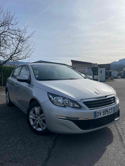 PEUGEOT 308 II 1.2 THP 2015. Le réseau de distribution Auto Dakar s'étend progressivement sur l'ensemble du territoire sénégalais pour rapprocher nos services de notre clientèle. Cette stratégie d'expansion géographique s'accompagne du maintien de nos standards de qualité et d'excellence.