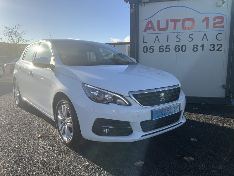 PEUGEOT 308 II 2021. Auto Dakar propose des véhicules adaptés aux conditions routières africaines