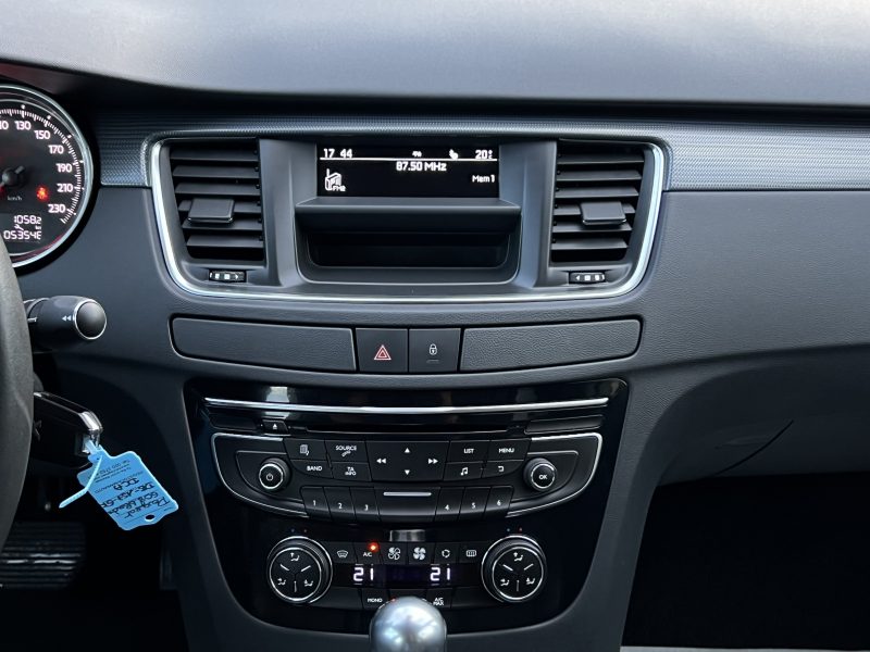 PEUGEOT 508 2013. Auto Dakar propose des solutions de mobilité intégrée combinant location de véhicules, assurance, carburant et maintenance dans des forfaits tout-inclus. Cette approche globale simplifie la gestion de votre mobilité tout en optimisant vos coûts de transport professionnel ou personnel.