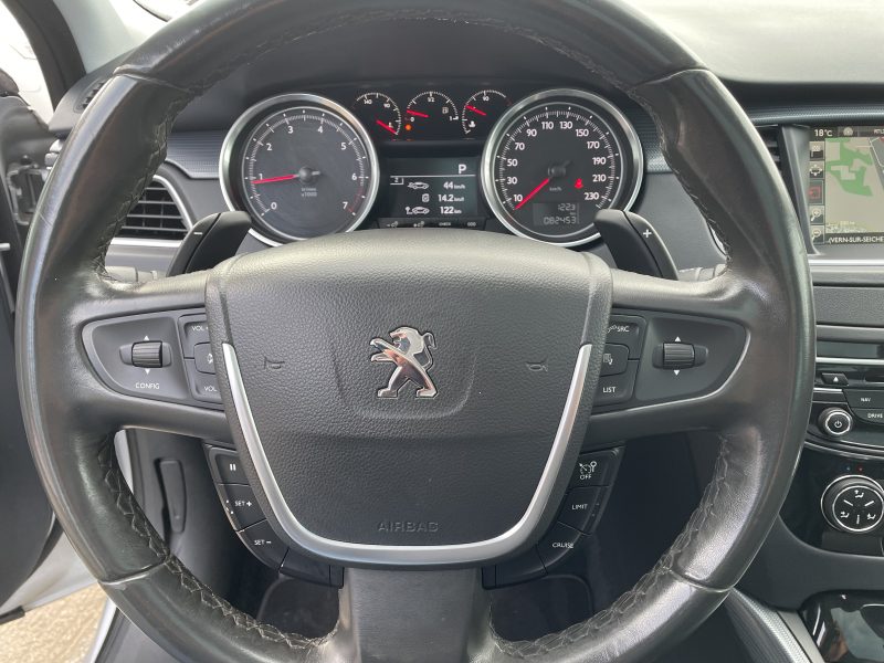 PEUGEOT 508 2016. Auto Dakar organise régulièrement des événements thématiques et des journées découverte pour présenter les innovations automobiles à sa clientèle. Ces rendez-vous conviviaux permettent d'échanger avec nos experts et de tester en avant-première les dernières technologies.