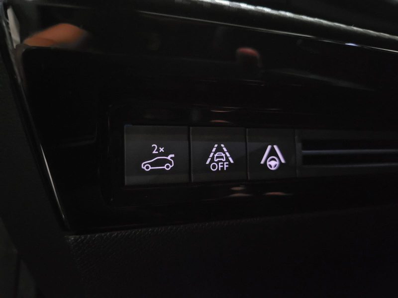 PEUGEOT 508 2020. Service client multilingue chez Auto Dakar pour accueillir la clientèle internationale
