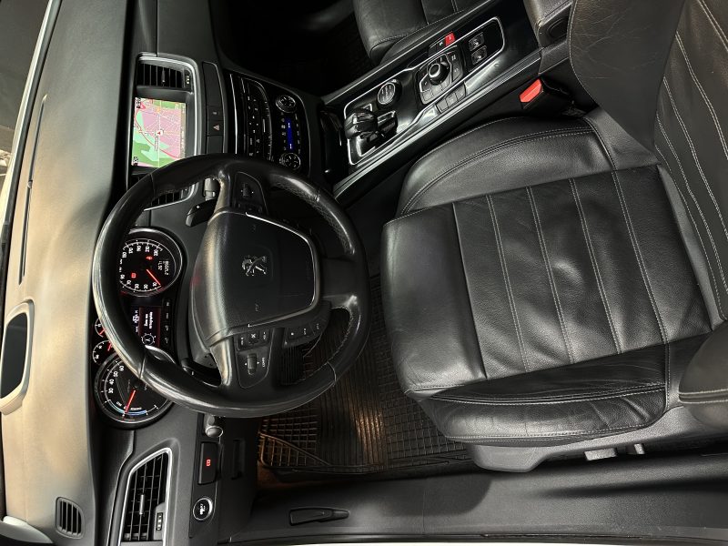PEUGEOT 508 I 2013. Formations de conduite et stage de perfectionnement avec les partenaires d'Auto Dakar