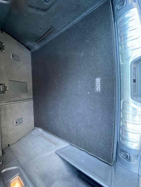 PEUGEOT 508 SW I 2011. Auto Dakar propose un service de reprise de votre ancien véhicule à sa juste valeur marchande avec expertise gratuite et transparente. Cette évaluation professionnelle facilite le financement de votre nouveau véhicule en optimisant votre apport personnel.